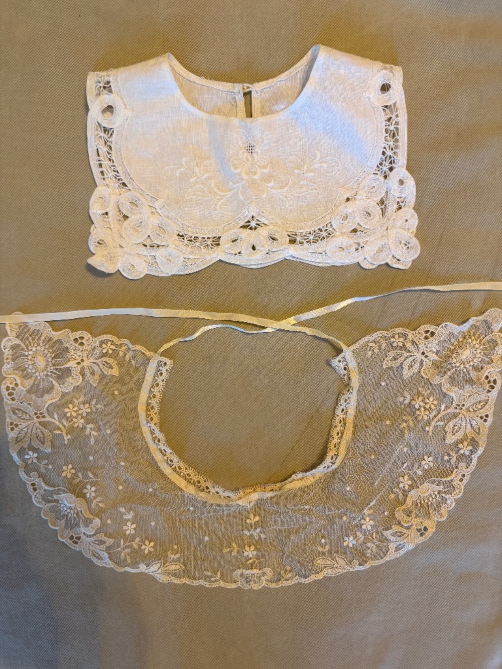 Beautiful Antique Girls Lace Collar (bottom)